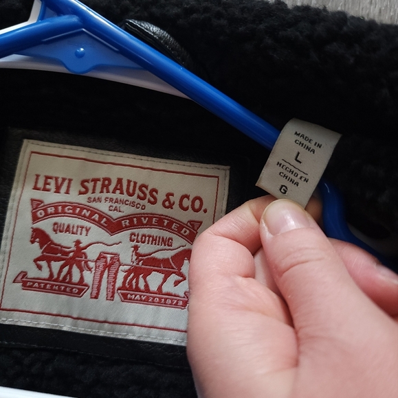 Levis Sherpa Lined Men's Black Leather Jacket Size Large - Picture 3 of 9